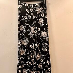 Wild Fable Floral Black,White,Grey Women's Skirt with front slit